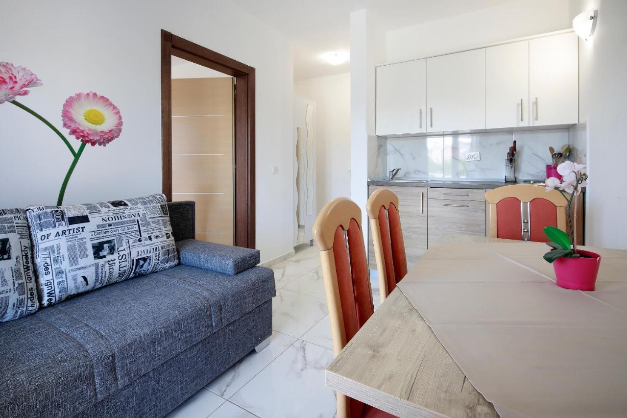 City Pool Apartments نوفاليا المظهر الخارجي الصورة